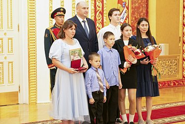 Золотой знак – за вклад в развитие ветеранского движения